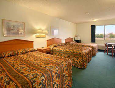 America'S Best Value Inn & Suites Bakersfield Central Room photo